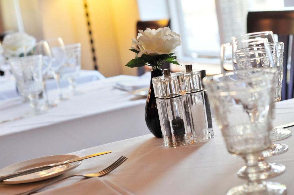 Chalk Lane Hotel Epsom Extérieur photo