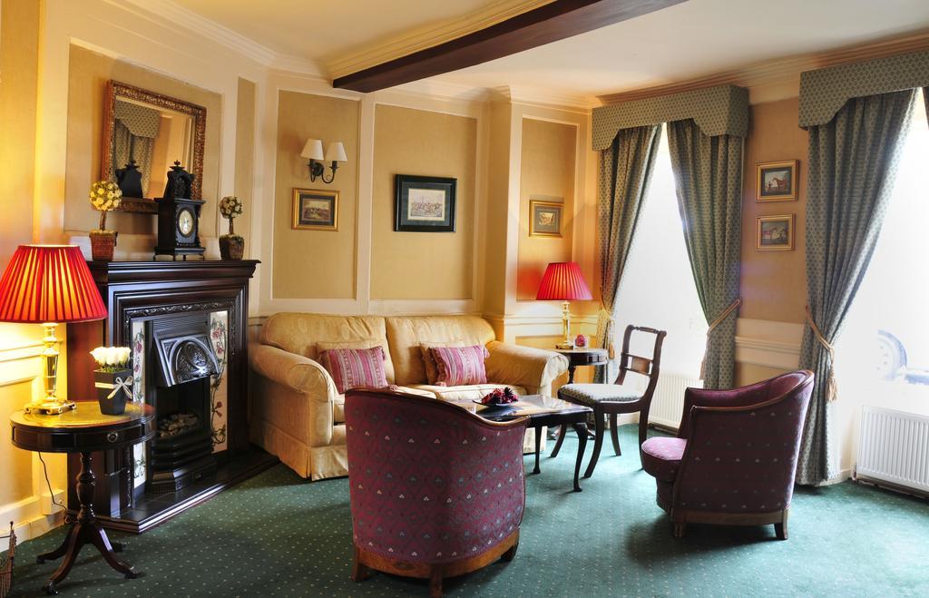 Chalk Lane Hotel Epsom Extérieur photo